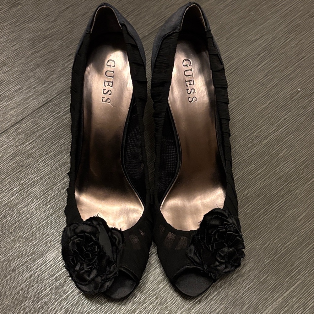 NEW Guess Black Floral Peep Toe Heels